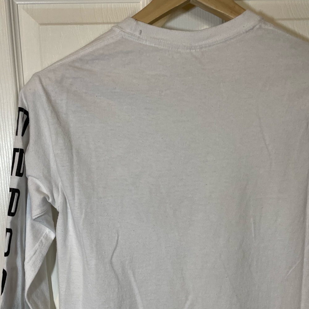 Gildan white long sleeve Panic! At the Disco graphic band tee sz S - Picture 7 of 8